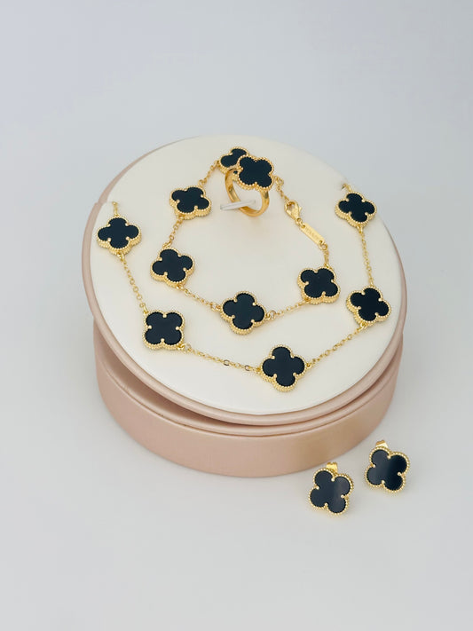 Set de Collar, Pulsera, Aretes Grande y Anillo Negro Liso Trebol VCAP08