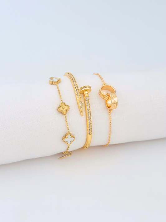 Juego Pulsera Arabe Dorada Clavo y Trebol Blanco PBA31