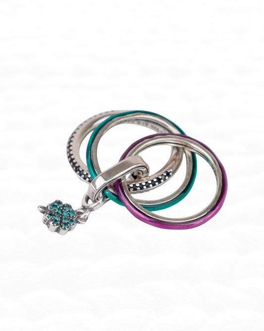 Anillo Trio en Plata, Fucsia y verde + Mini Dije Trebol APT01