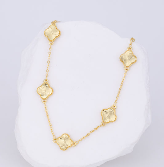 Pulsera Trebol Mediano  Dorado Troquelada VCP38