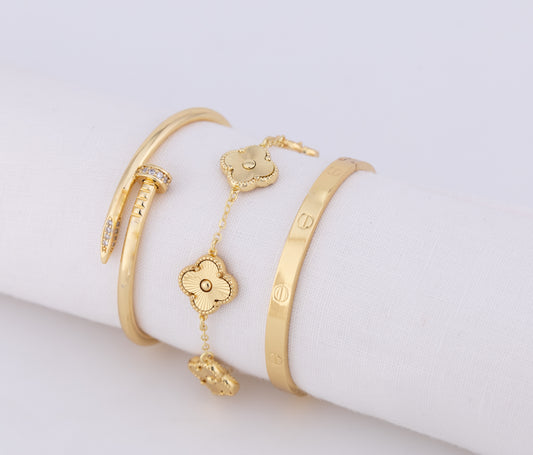 Juego Pulsera Arabe Clavo Liso y Trebol Grande Dorado PBA40