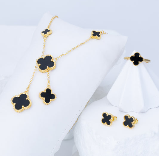 Set de Collar 5 trébol , Aretes Medianos y Anillo Negro Liso Trebol VCAP38