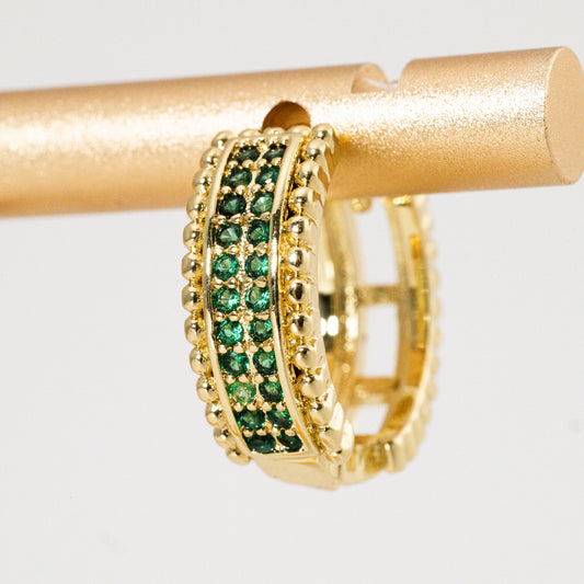 Aretes en baño de oro tipo argolla multi esmeralda A111
