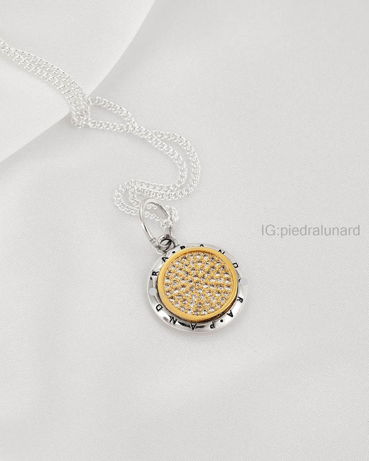 Cadena silver circular con logo y circonitas en gold CPP16