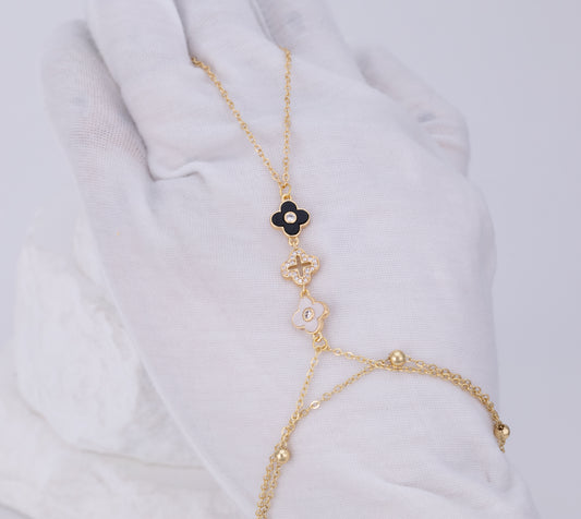 Pulsera Triple Trébol, Negro, Blanco y Circonita PB39