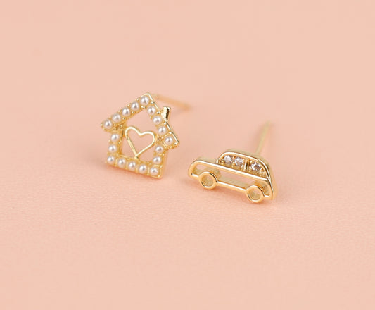 Aretes baño de oro casa y carro A62