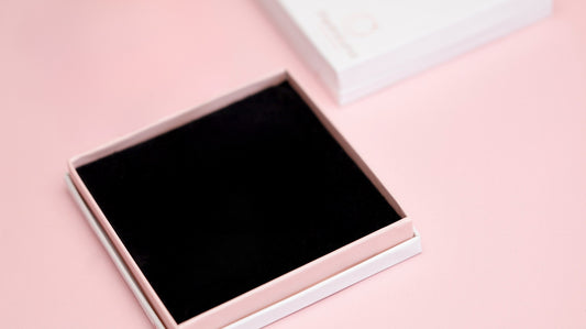 Caja para pulsera y set cadena  Piedra Luna EM03